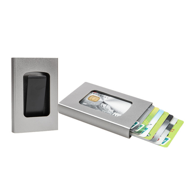 Как RFID портфейлите защитават картите и личните данни?